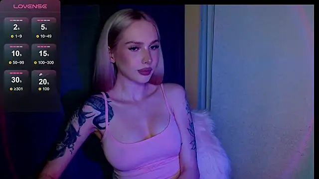 MichelleVelour online show from June 15, 4:53 pm