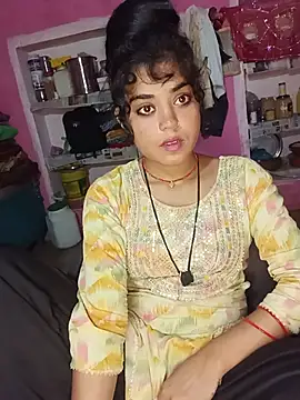 Snapshot of Mahi_Love0143 chatting on August 5, 4:15 am Mahi Love0143 online show from August 5, 4:15 am