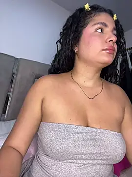 Yassy 11 online show from May 20, 11:00 pm
