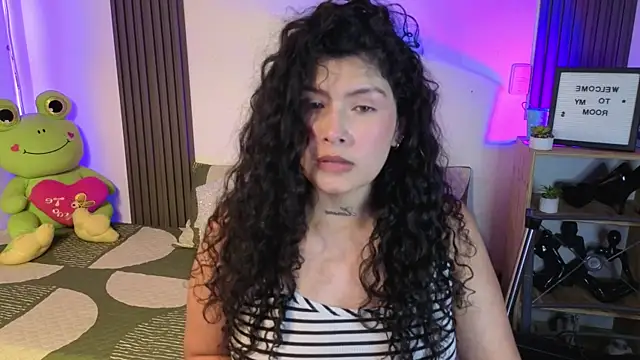 Snapshot of LadyVelvett chatting on May 10, 2:39 am LadyVelvett online show from May 10, 2:39 am