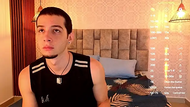 Snapshot of isaacblaze_ chatting on June 12, 4:11 am isaacblaze online show from June 12, 4:11 am