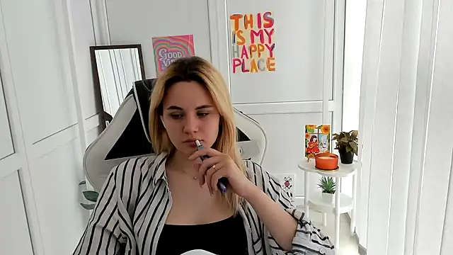 Emma starrs  online show from June 10, 6:45 am