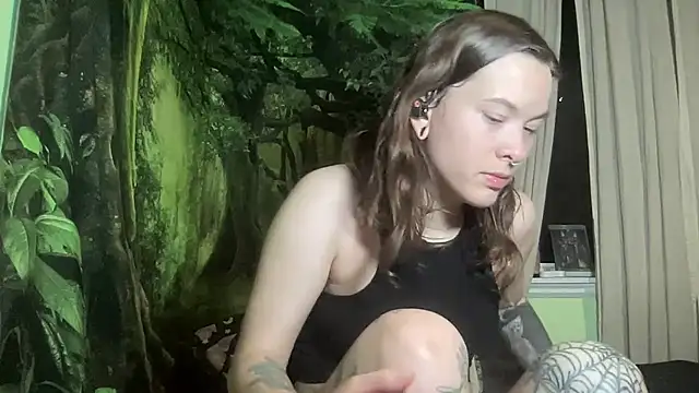 mo0ngoddess online show from December 5, 5:05 am