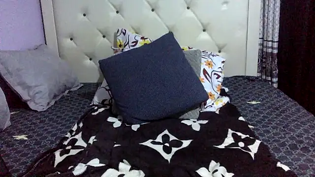 creamyamber online show from September 28, 3:12 am