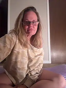 christinamoon0612 online show from May 19, 5:14 am