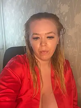 Snapshot of Heyitskaylaxo chatting on May 19, 1:39 pm Heyitskaylaxo online show from May 19, 1:39 pm