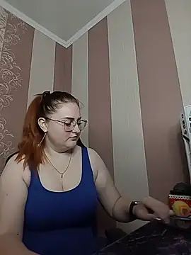 FoxyFlameX online show from June 2, 9:00 am