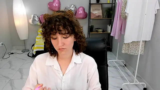 Miriam Boshe online show from May 15, 1:51 pm