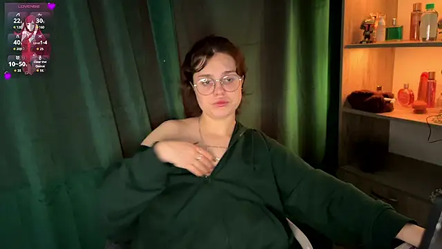 Snapshot of lolaluxe69 chatting on May 13, 2:25 pm lolaluxe69 online show from May 13, 2:25 pm