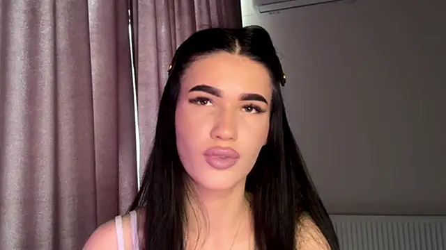 Snapshot of KarieEgge chatting on May 19, 3:51 pm KarieEgge online show from May 19, 3:51 pm