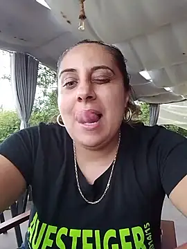 Snapshot of Antoniasweet chatting on June 22, 5:43 pm Antoniasweet online show from June 22, 5:43 pm