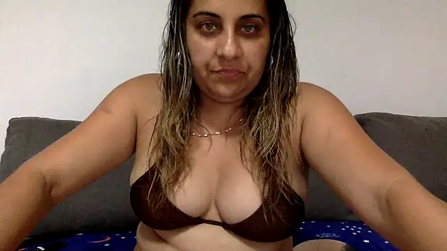 Snapshot of Antoniasweet chatting on July 1, 5:12 pm Antoniasweet online show from July 1, 5:12 pm