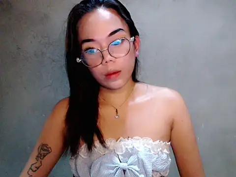 Snapshot of Urbabydollxxx chatting on June 28, 1:17 pm Urbabydollxxx online show from June 28, 1:17 pm
