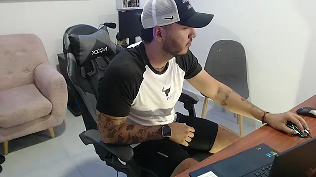 Snapshot of Thiago_420 chatting on May 28, 11:02 pm Thiago 420 online show from May 28, 11:02 pm