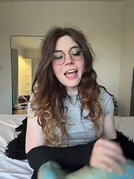cutypiefull online show from May 28, 12:08 am