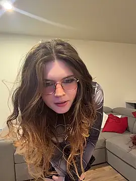 cutypiefull online show from June 7, 2:37 am