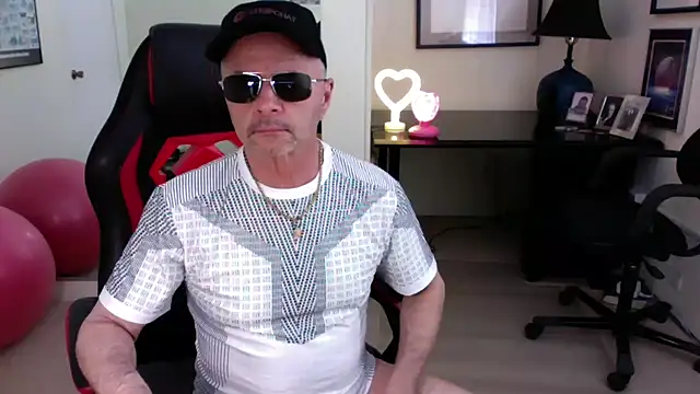 hotdadbod online show from March 15, 8:21 pm
