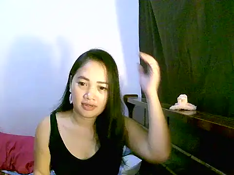 Snapshot of Cute4cumm chatting on May 13, 1:47 am Cute4cumm online show from May 13, 1:47 am