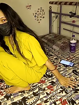 Snapshot of Hy_Nova2 chatting on May 12, 4:37 pm Hy Nova2 online show from May 12, 4:37 pm