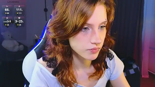 Snapshot of vampi_queen chatting on June 21, 6:32 pm vampi queen online show from June 21, 6:32 pm