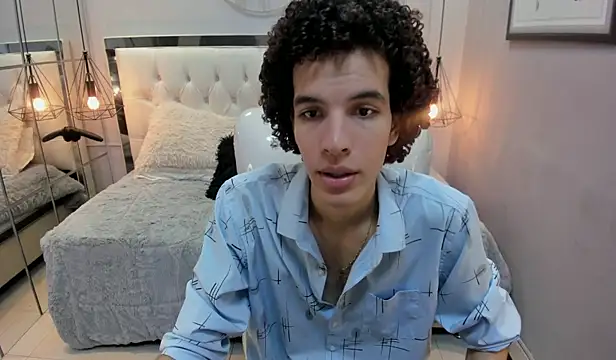 Snapshot of felix_haze chatting on May 19, 5:30 pm felix haze online show from May 19, 5:30 pm