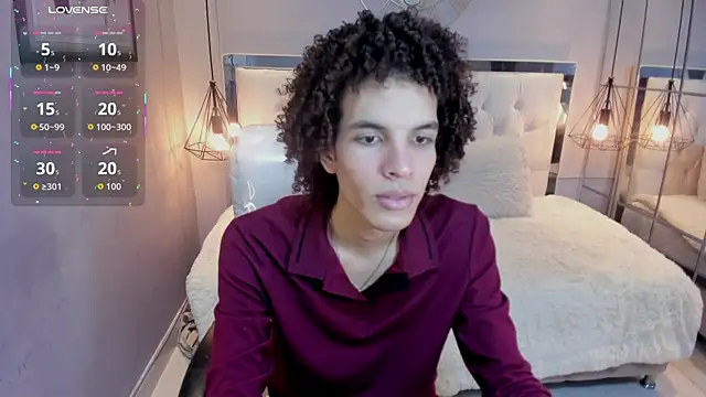 Snapshot of felix_haze chatting on June 25, 5:28 pm felix haze online show from June 25, 5:28 pm