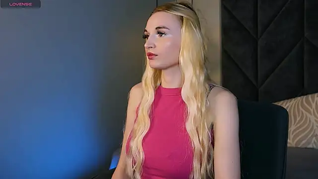 Mila  Lux online show from May 24, 1:38 pm