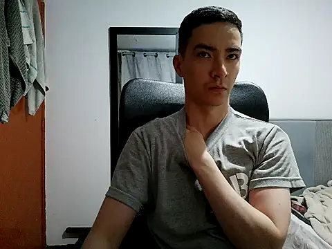 Dan Hottie online show from May 14, 2:40 am