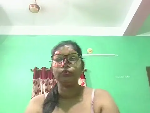 Snapshot of Kavya17 chatting on June 10, 3:29 am Kavya17 online show from June 10, 3:29 am