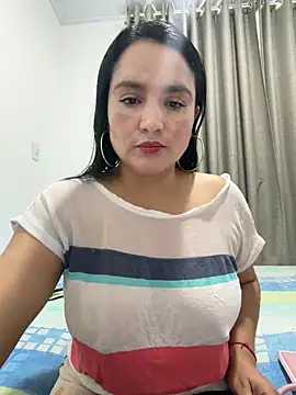 Snapshot of rousee69_ chatting on June 5, 10:48 pm rousee69 online show from June 5, 10:48 pm