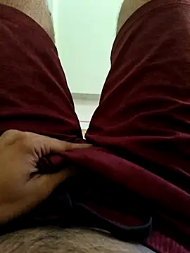 1Horny Boy1 online show from May 13, 5:16 am