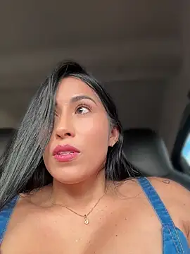 Snapshot of areviklusine1 chatting on July 24, 9:13 pm areviklusine1 online show from July 24, 9:13 pm