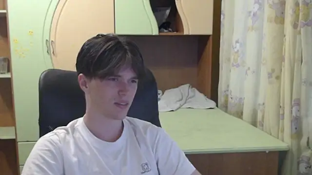 Snapshot of arthur___king chatting on June 17, 12:50 pm arthur king online show from June 17, 12:50 pm