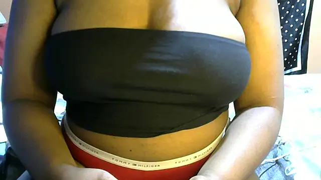 Snapshot of Juicy_Kind chatting on June 24, 11:15 pm Juicy Kind online show from June 24, 11:15 pm
