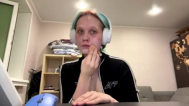 Snapshot of CuteLilit chatting on July 6, 8:00 pm CuteLilit online show from July 6, 8:00 pm