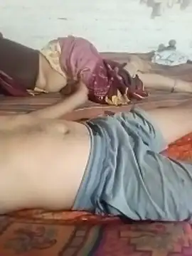 Hindicouple1 online show from June 17, 7:11 am
