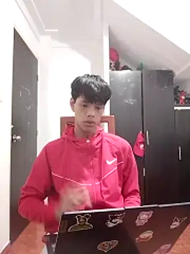 Snapshot of Joseph_youlove chatting on May 18, 8:25 pm Joseph youlove online show from May 18, 8:25 pm