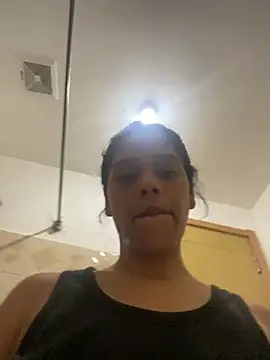 Snapshot of Saray_queen1 chatting on July 3, 5:03 am Saray queen1 online show from July 3, 5:03 am