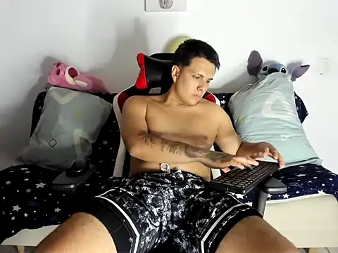 alexerdiego online show from June 18, 4:35 am