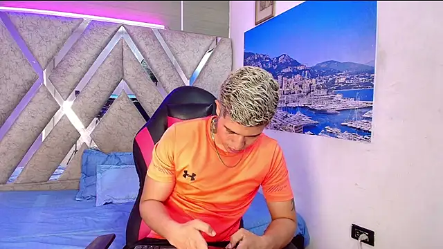 dominic connor online show from June 6, 3:33 am