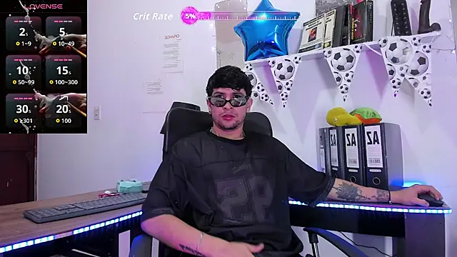 Snapshot of StefanoBigCock chatting on June 24, 6:29 pm StefanoBigCock online show from June 24, 6:29 pm