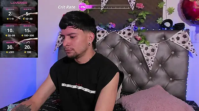Snapshot of StefanoBigCock chatting on June 30, 7:26 pm StefanoBigCock online show from June 30, 7:26 pm
