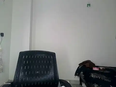Snapshot of priyanks_sharma37 chatting on June 27, 5:12 am priyanks sharma37 online show from June 27, 5:12 am
