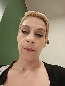 Snapshot of KittyDesiree chatting on July 2, 8:09 am KittyDesiree online show from July 2, 8:09 am
