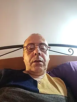 Snapshot of pmbda chatting on May 14, 1:07 pm pmbda online show from May 14, 1:07 pm