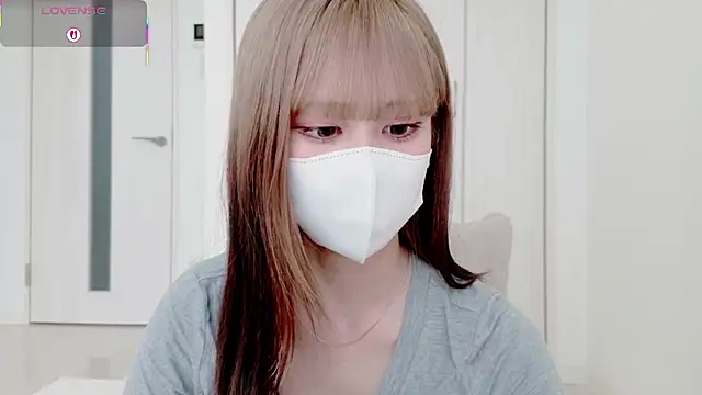 Snapshot of mia-chan3 chatting on July 8, 6:18 am mia-chan3 online show from July 8, 6:18 am