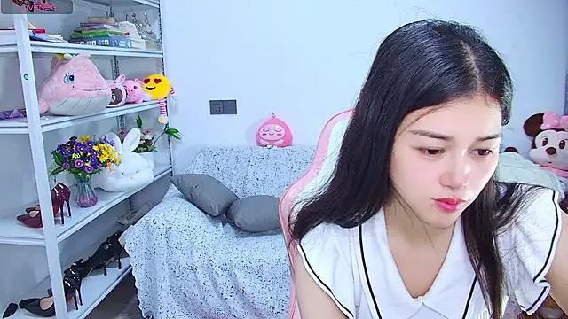 Snapshot of QinQin-888 chatting on June 14, 11:07 pm QinQin-888 online show from June 14, 11:07 pm