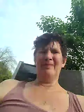 Snapshot of freche52f chatting on May 17, 3:52 pm freche52f online show from May 17, 3:52 pm