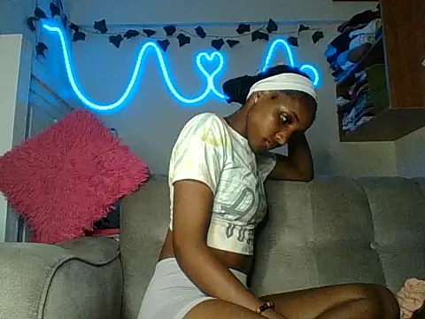 Snapshot of Velvet_peach chatting on July 4, 6:03 pm Velvet peach online show from July 4, 6:03 pm