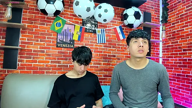 Hoot boyss  online show from June 18, 8:02 pm